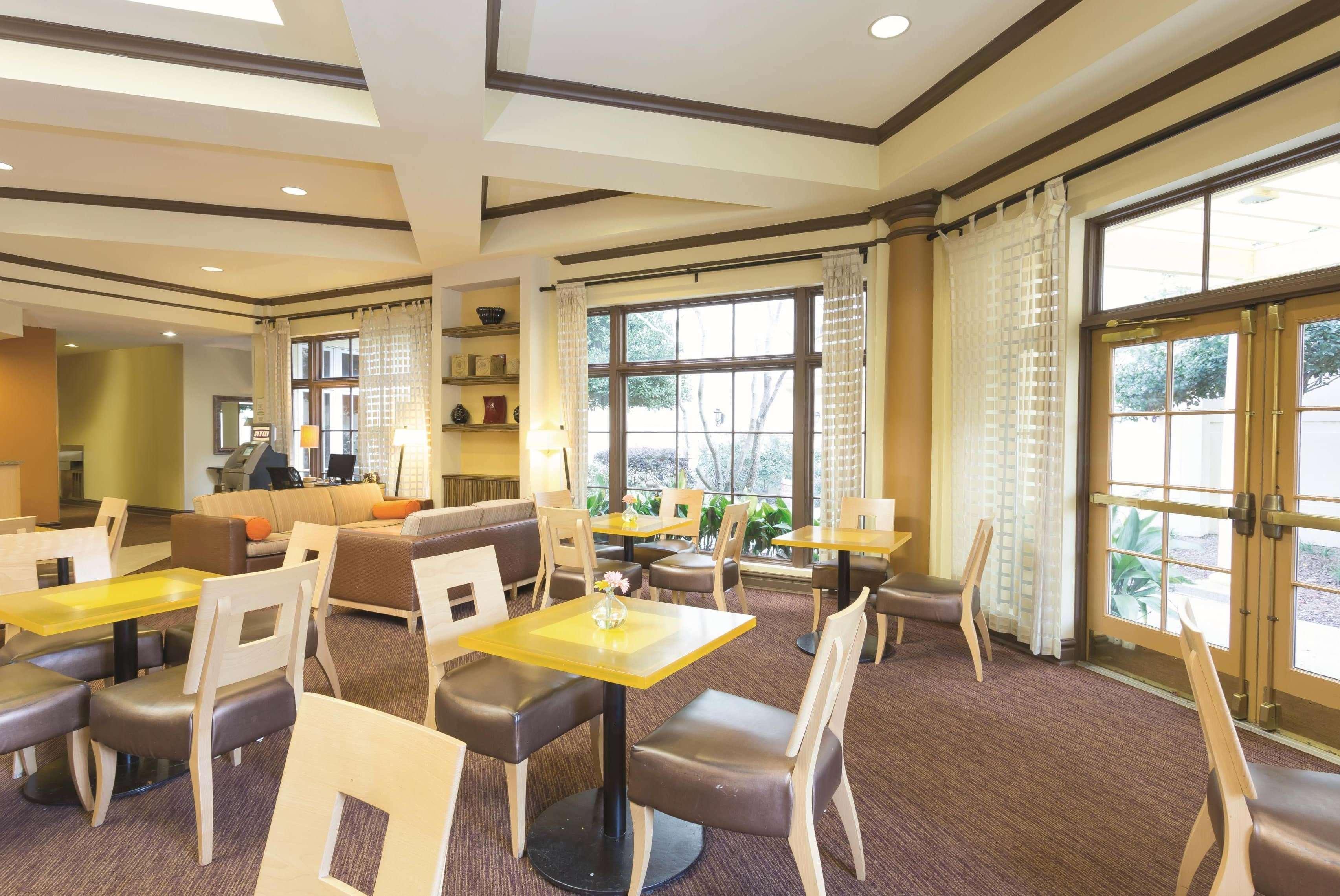 La Quinta By Wyndham Raleigh Crabtree Hotel Exterior photo