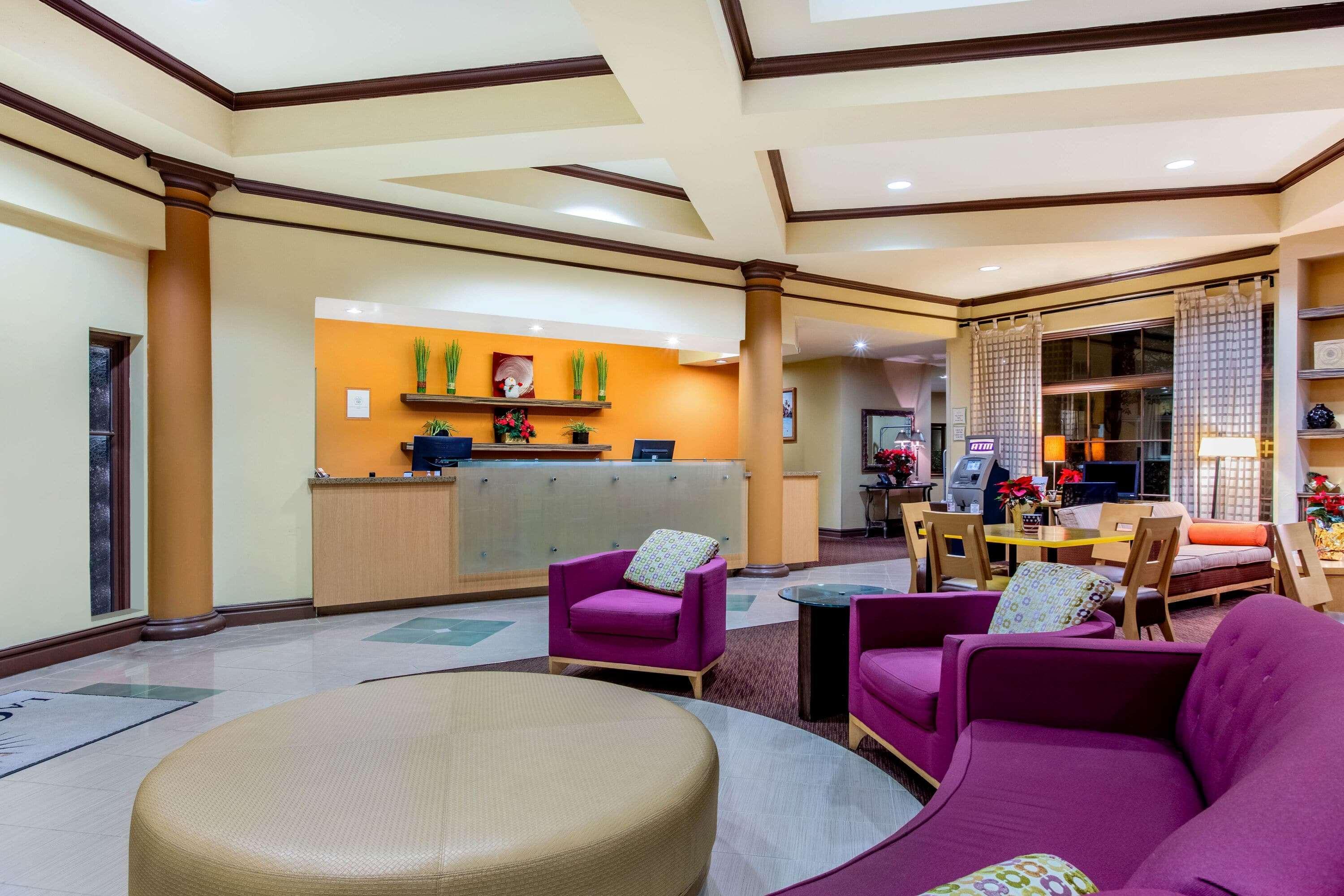 La Quinta By Wyndham Raleigh Crabtree Hotel Exterior photo