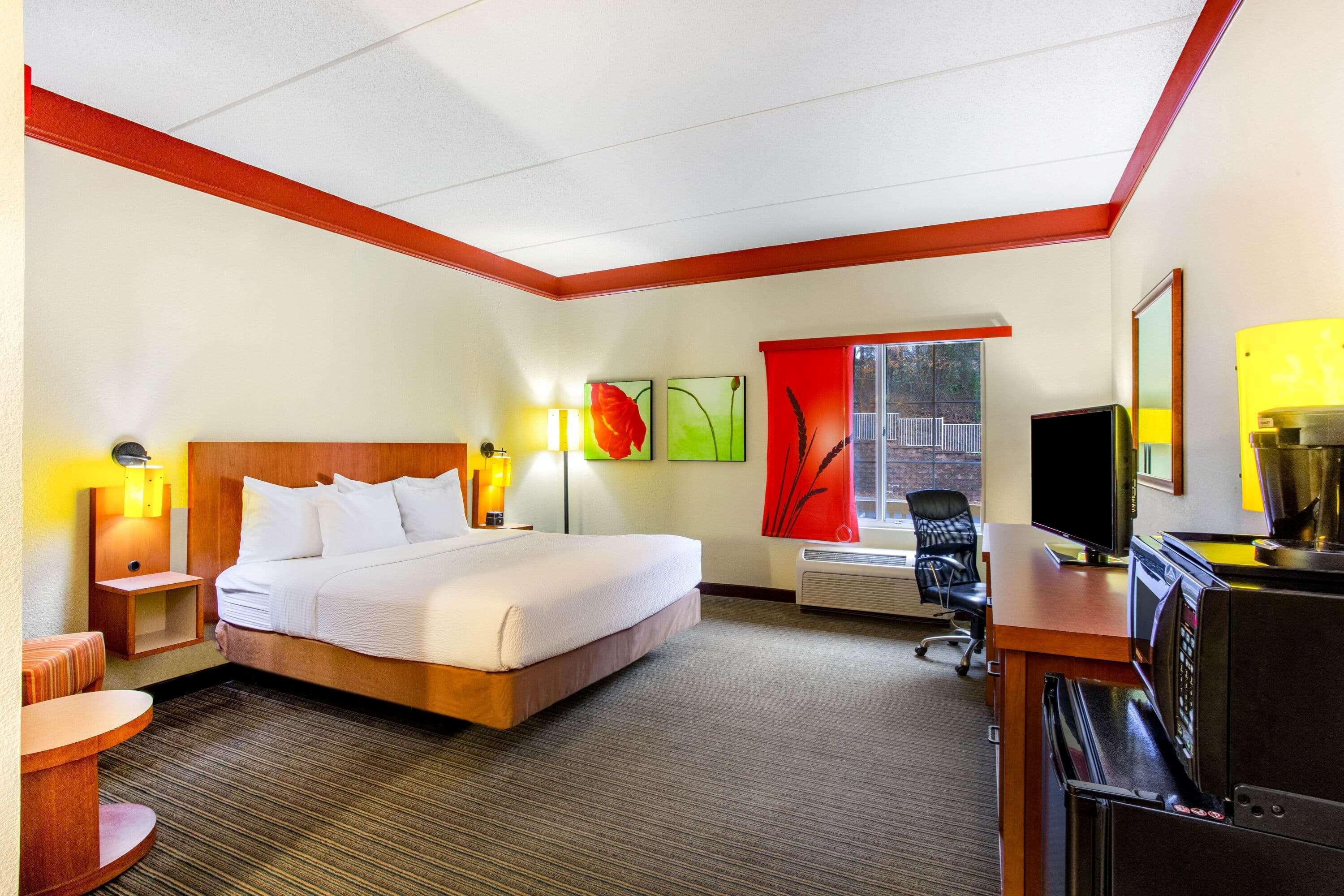 La Quinta By Wyndham Raleigh Crabtree Hotel Exterior photo