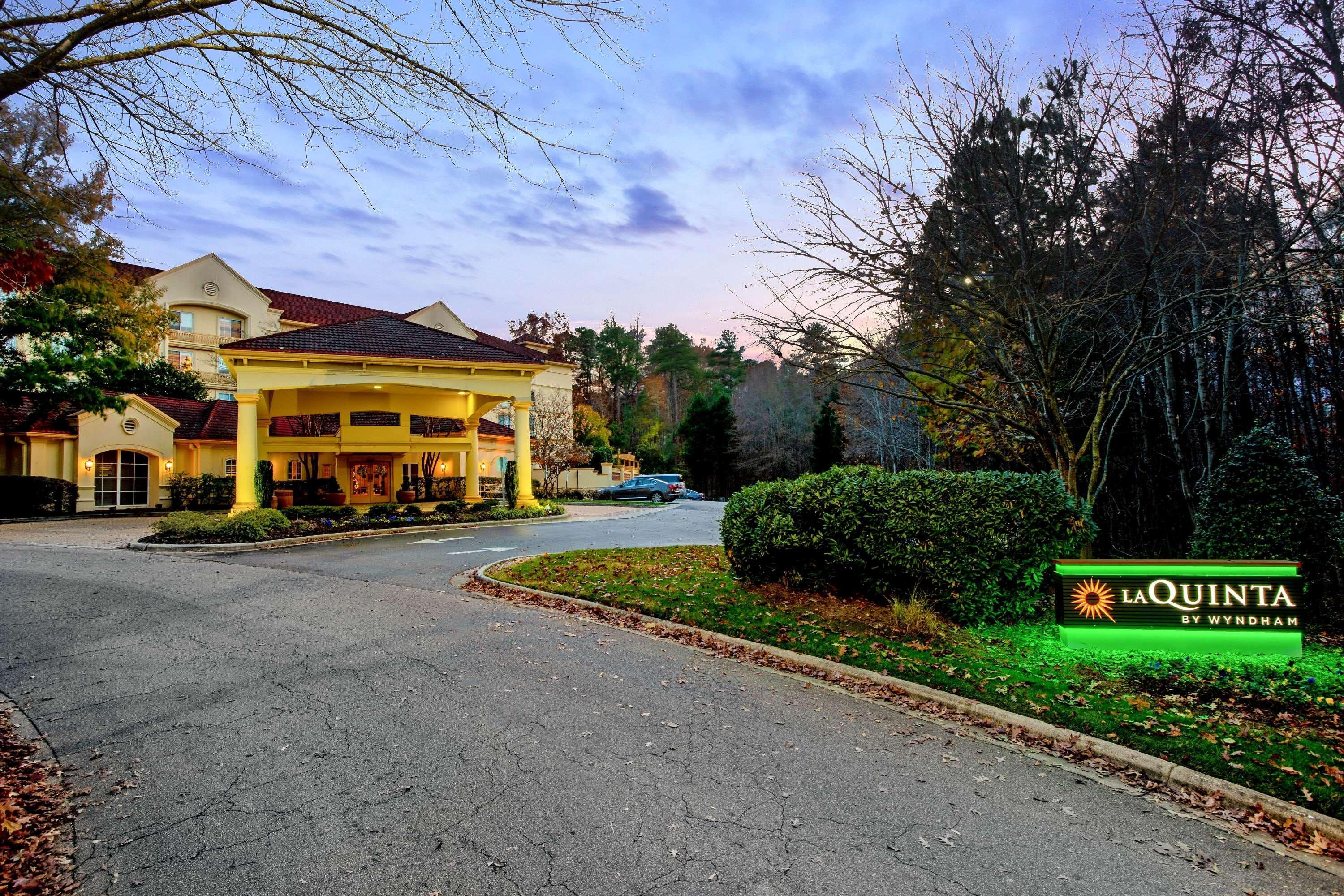 La Quinta By Wyndham Raleigh Crabtree Hotel Exterior photo