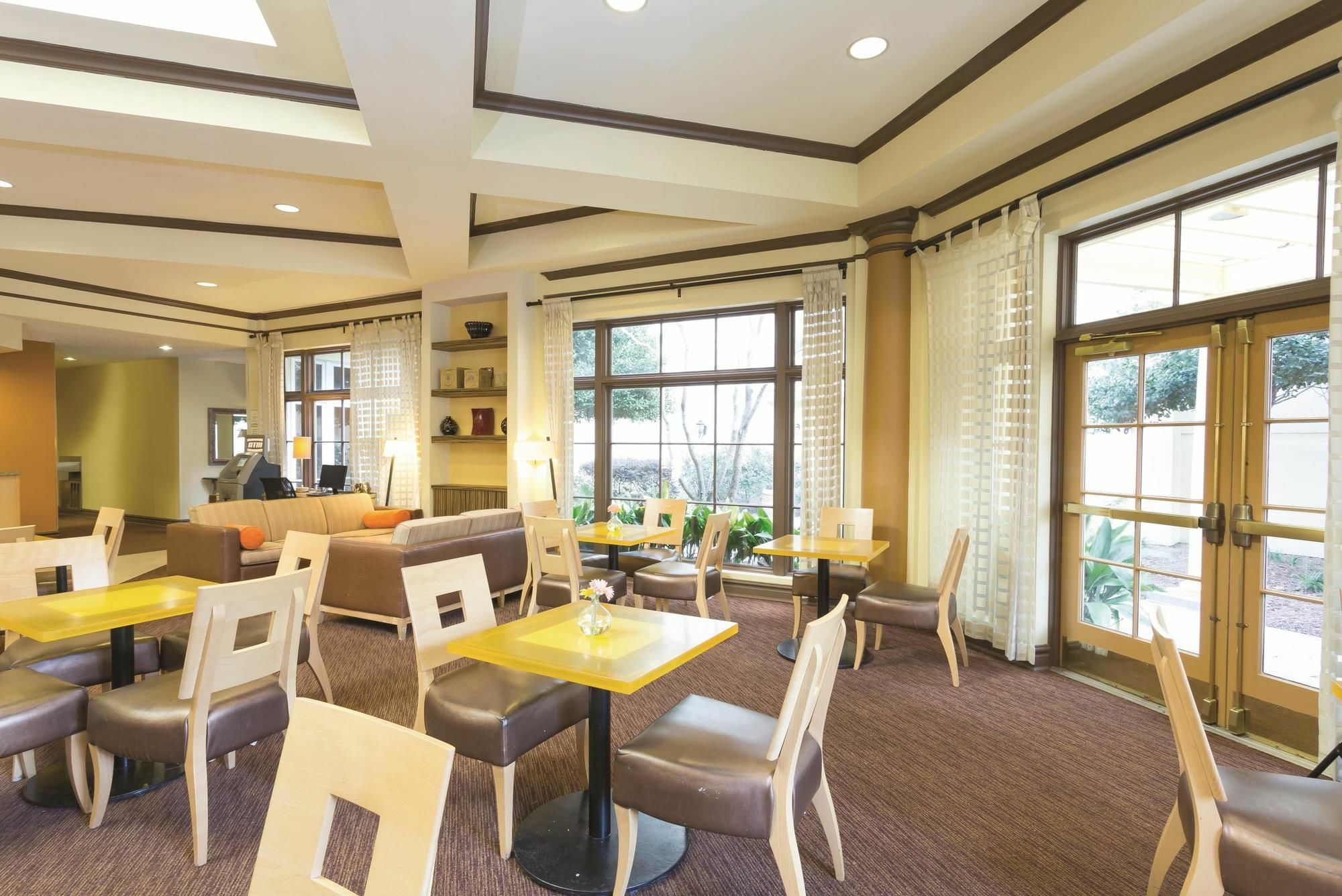 La Quinta By Wyndham Raleigh Crabtree Hotel Exterior photo
